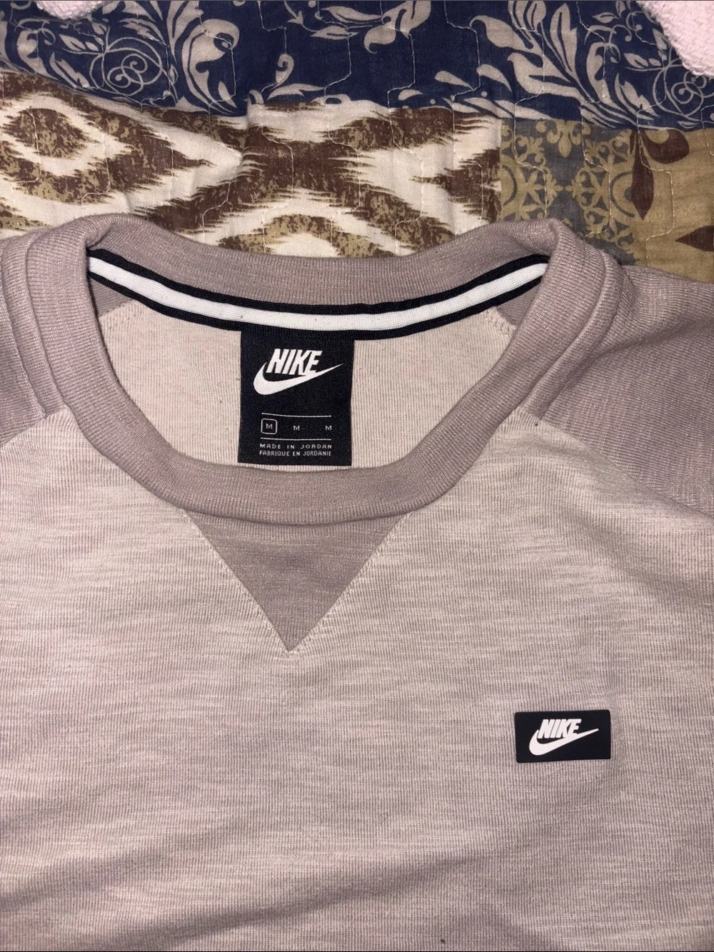 Nike Men’s Crewneck Sweatshirt in Heather Gray with Dark Gray Raglan Sleeves